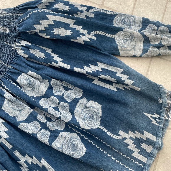 ONE Teaspoon Denim Off Shoulder Fray Top - Picture 4 of 4